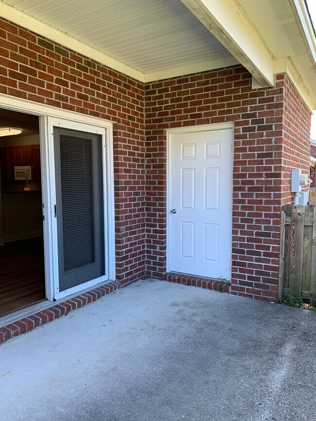 Building Photo - 3 Bedroom 2 Bath Townhome in Pleasant Grov...
