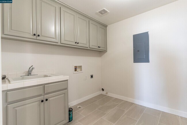 Building Photo - 1105 Rock Harbor Point