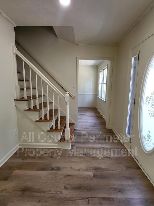 Building Photo - 1920 Shoreline Trace SW