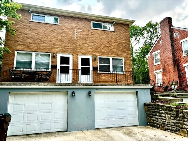 Exterior - Front - Garage - 1109 Mount Allen Rd