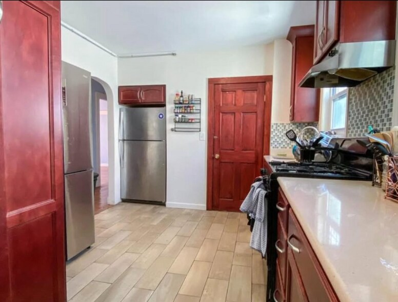 Building Photo - 14 Wallingford Rd