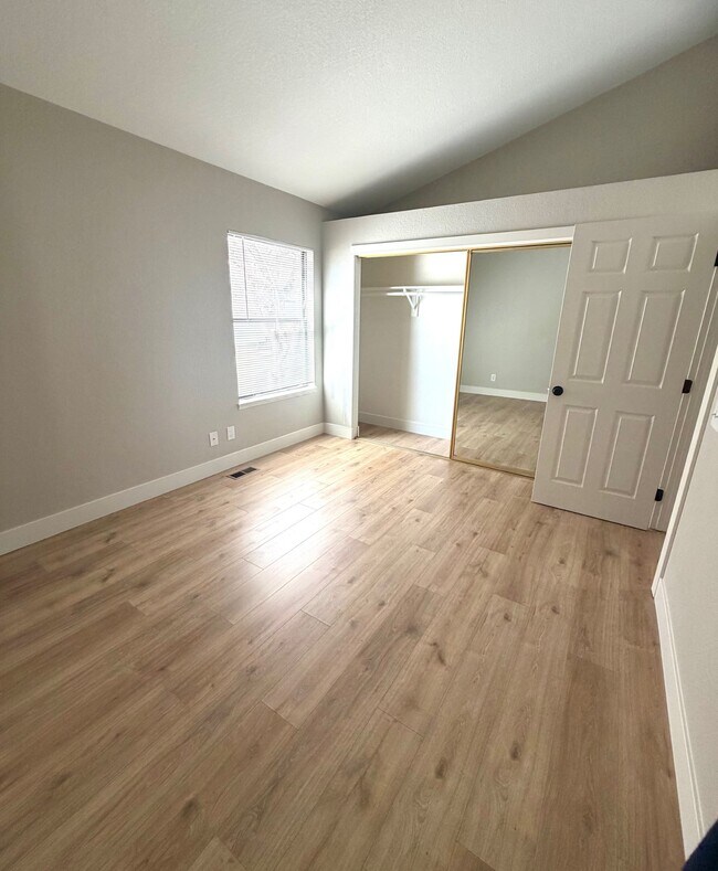 Building Photo - 4221 S Richfield Way