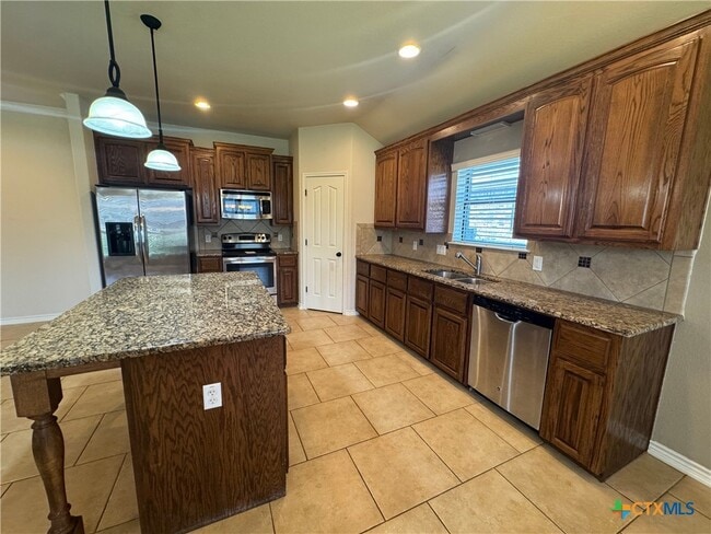 Building Photo - 2501 Traditions Dr