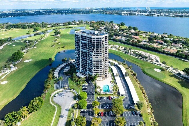 Building Photo - 1900 Consulate Pl