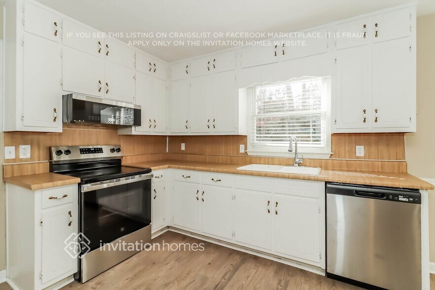 Building Photo - 649 Cedar Valley Trce