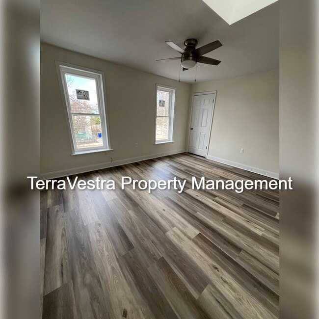 Building Photo - Great 2 Bed with a bonus room in Millville!