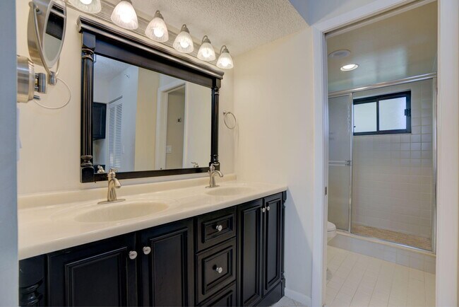 Building Photo - 400 Ocean Trail Way