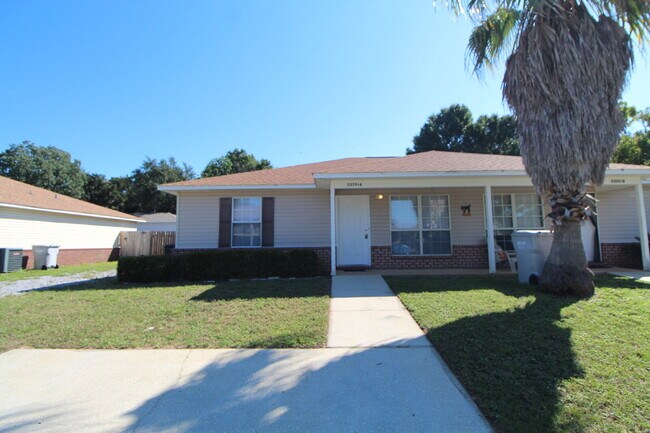Building Photo - Coastal Living in Gulf Breeze! Spacious 2BR/2BA Duplex with Tile Floors, Laundry Room & Dishwashe...