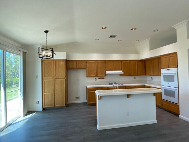 Building Photo - Castlerock Gated Community off Hilborn! Be...