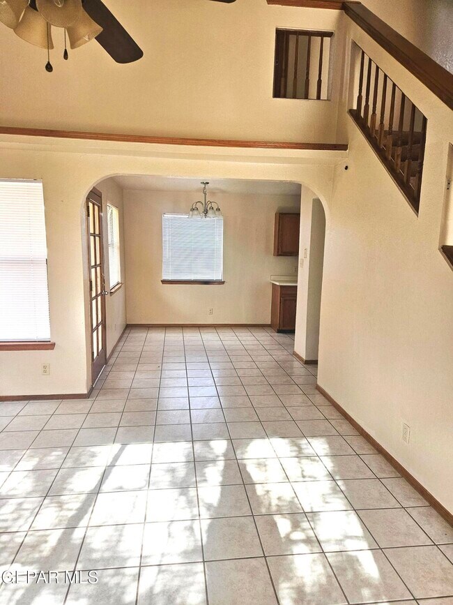 Building Photo - 11120 Loma Escondida Dr
