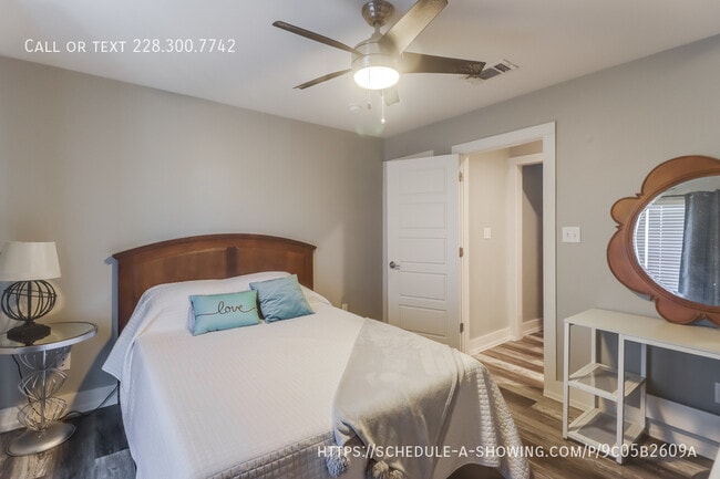 Building Photo - 1713 Shelby Ln