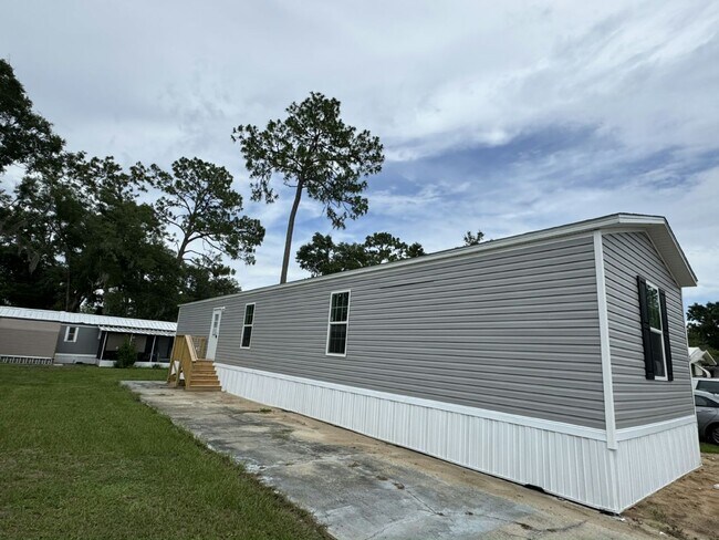 Building Photo - 6407 SE 108th St