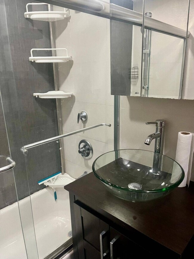 Building Photo - 1292 Richmond Ave