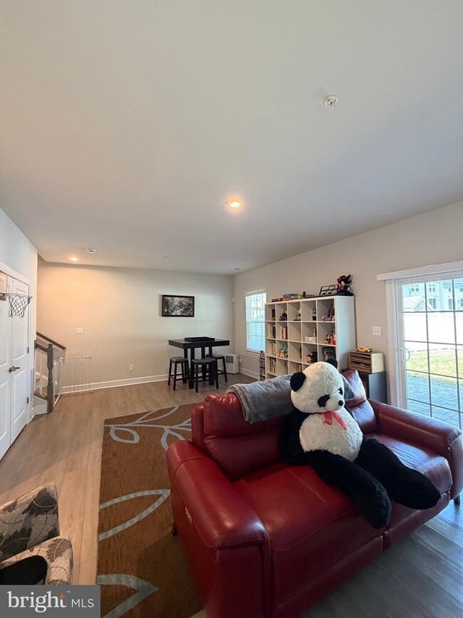 Building Photo - 10802 Foxtrot Cir