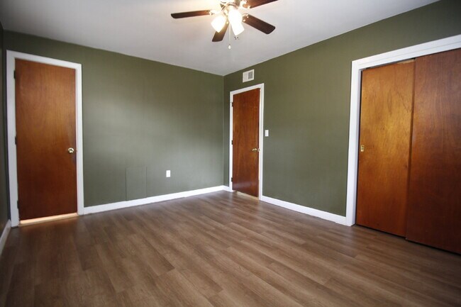 Building Photo - 3BR Home Near Belvedere Park with Bonus Flex Space, Garage & Convenient Access to Shopping, Schoo...