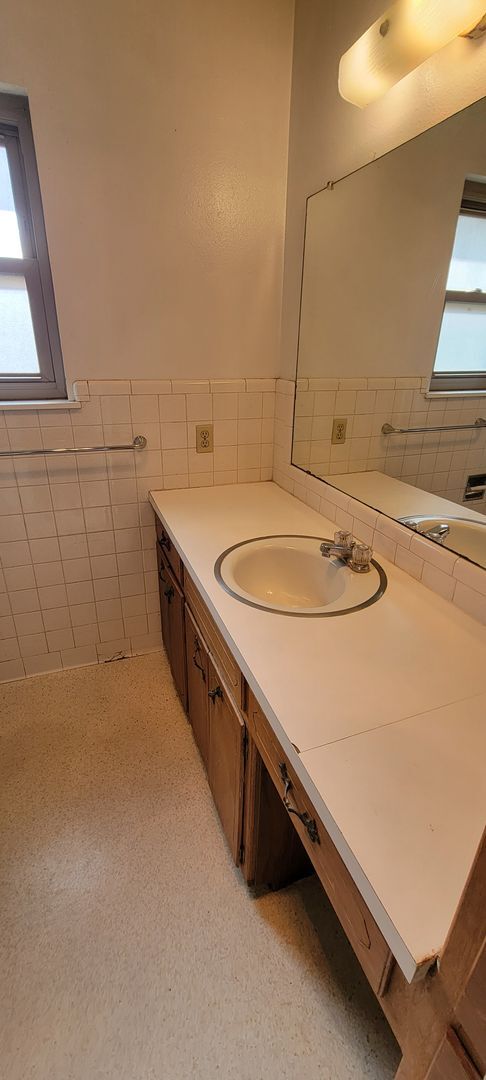 Building Photo - re1417