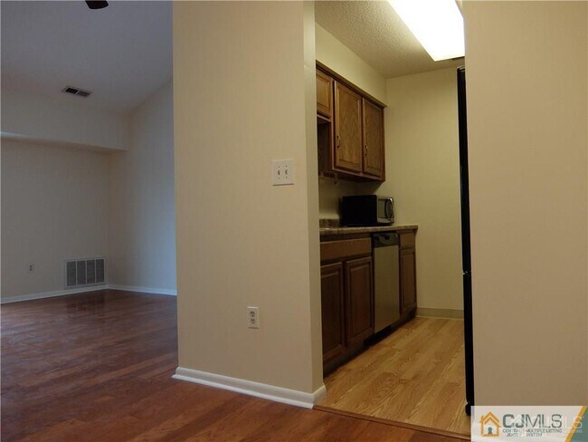 Building Photo - 4906 Ravens Crest Dr