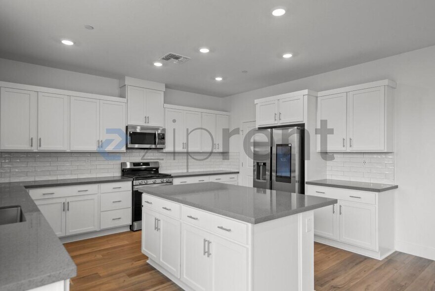 Building Photo - 3375 Tibidabo St