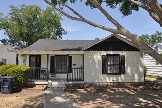 Building Photo - "Charming One-Bedroom Gem Near Downtown Sundance Square with Timeless Character and Modern Upgrad...
