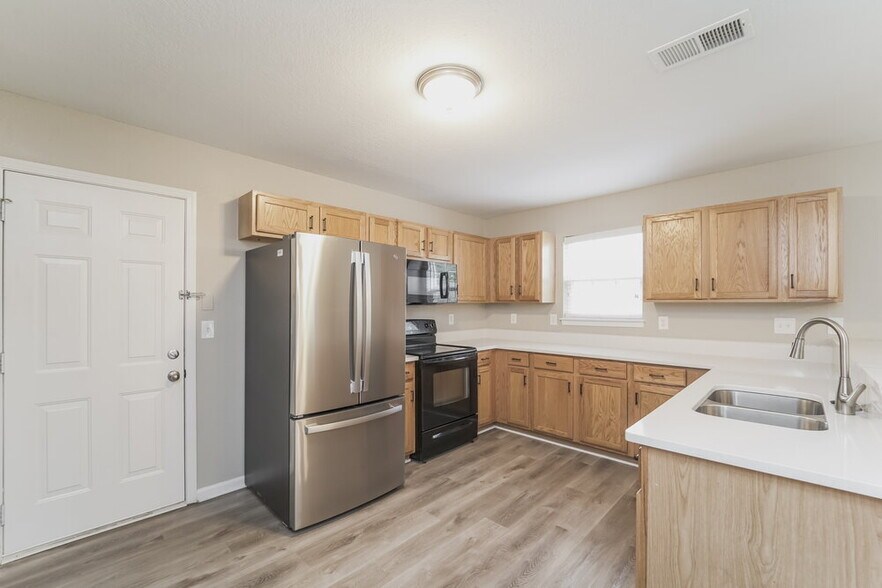 Building Photo - 5824 Kelden Walker Ln