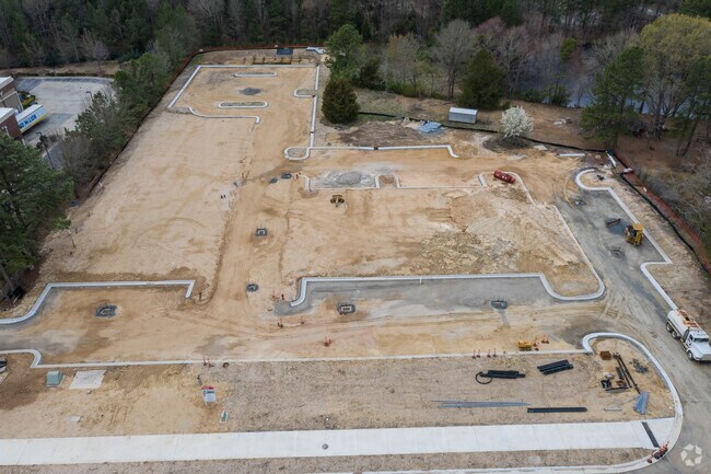 Building Photo - Apollo @ Davis
