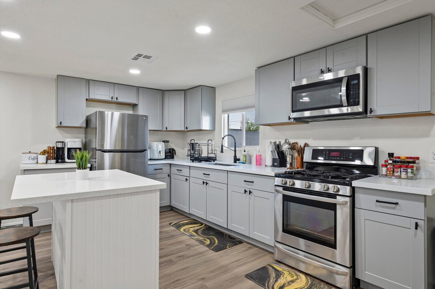 Building Photo - 4009 W Grant St