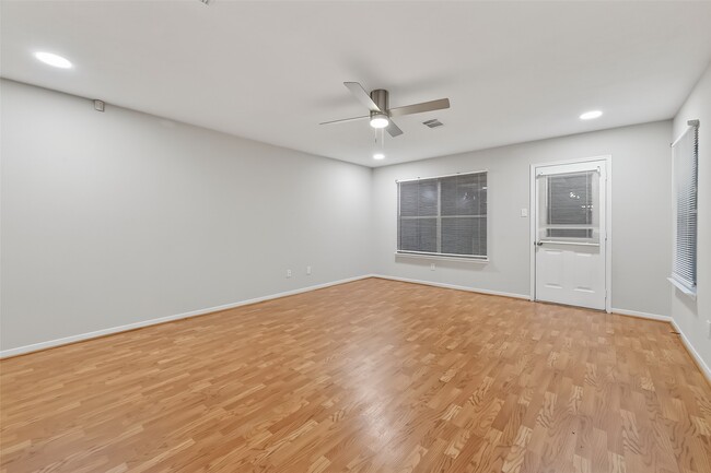 Building Photo - 21907 Willow Downs Dr