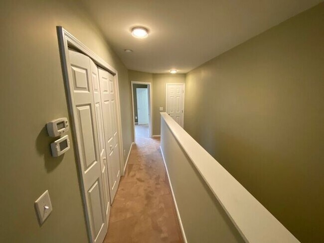 Building Photo - Lovely townhouse in fantastic Durham locat...