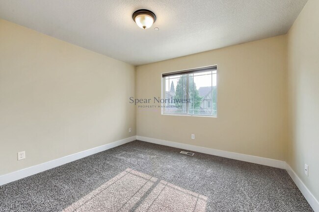 Building Photo - 552 NE 77th Ave