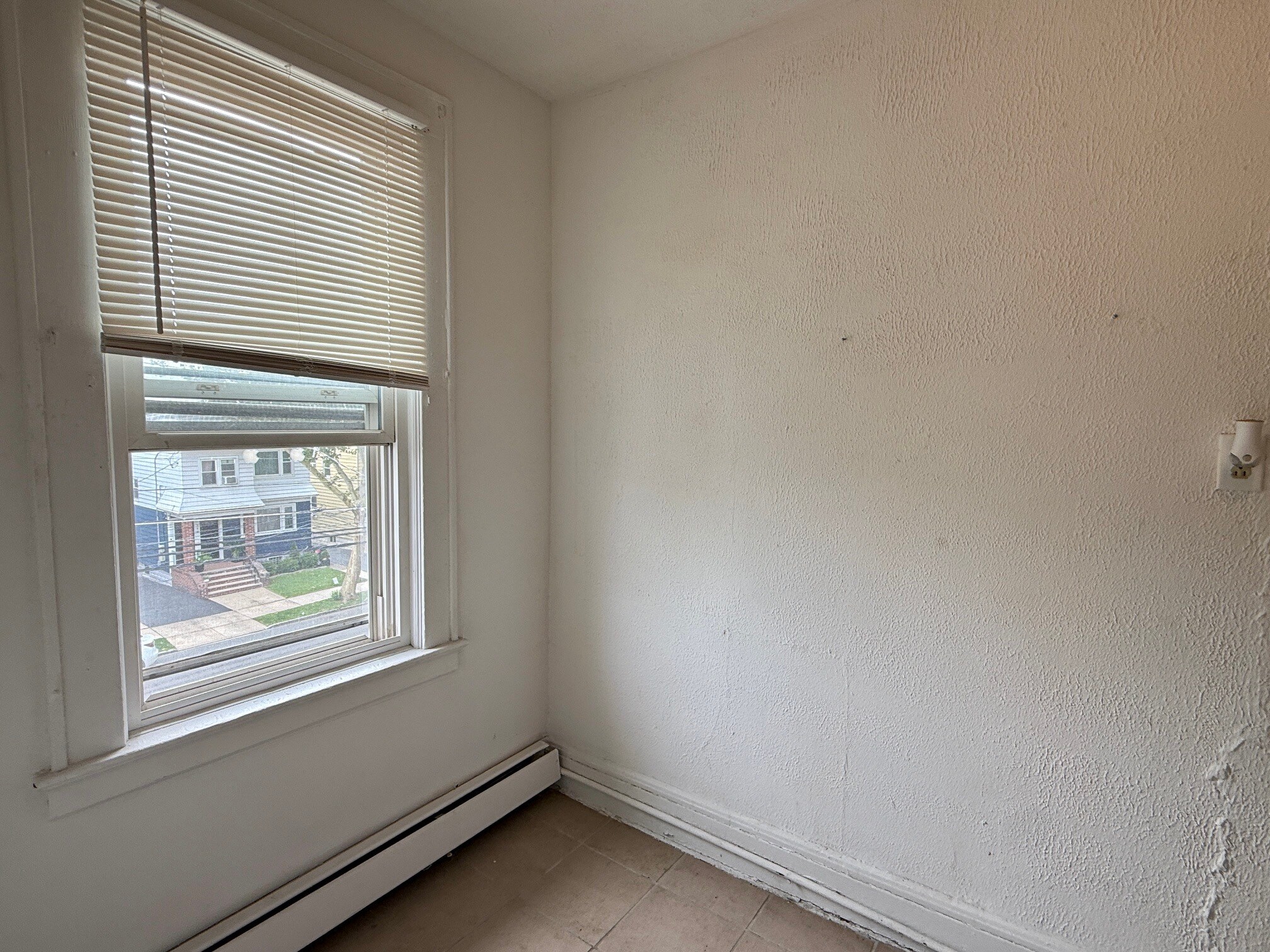 Building Photo - 167 Davis Ave