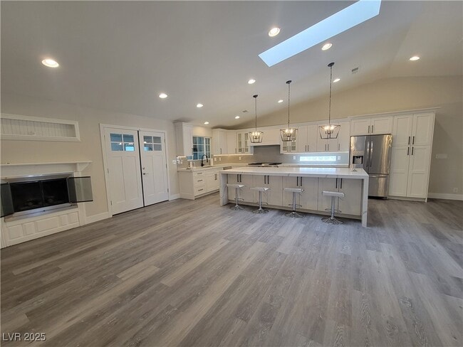 Building Photo - 5836 Corazon Dr