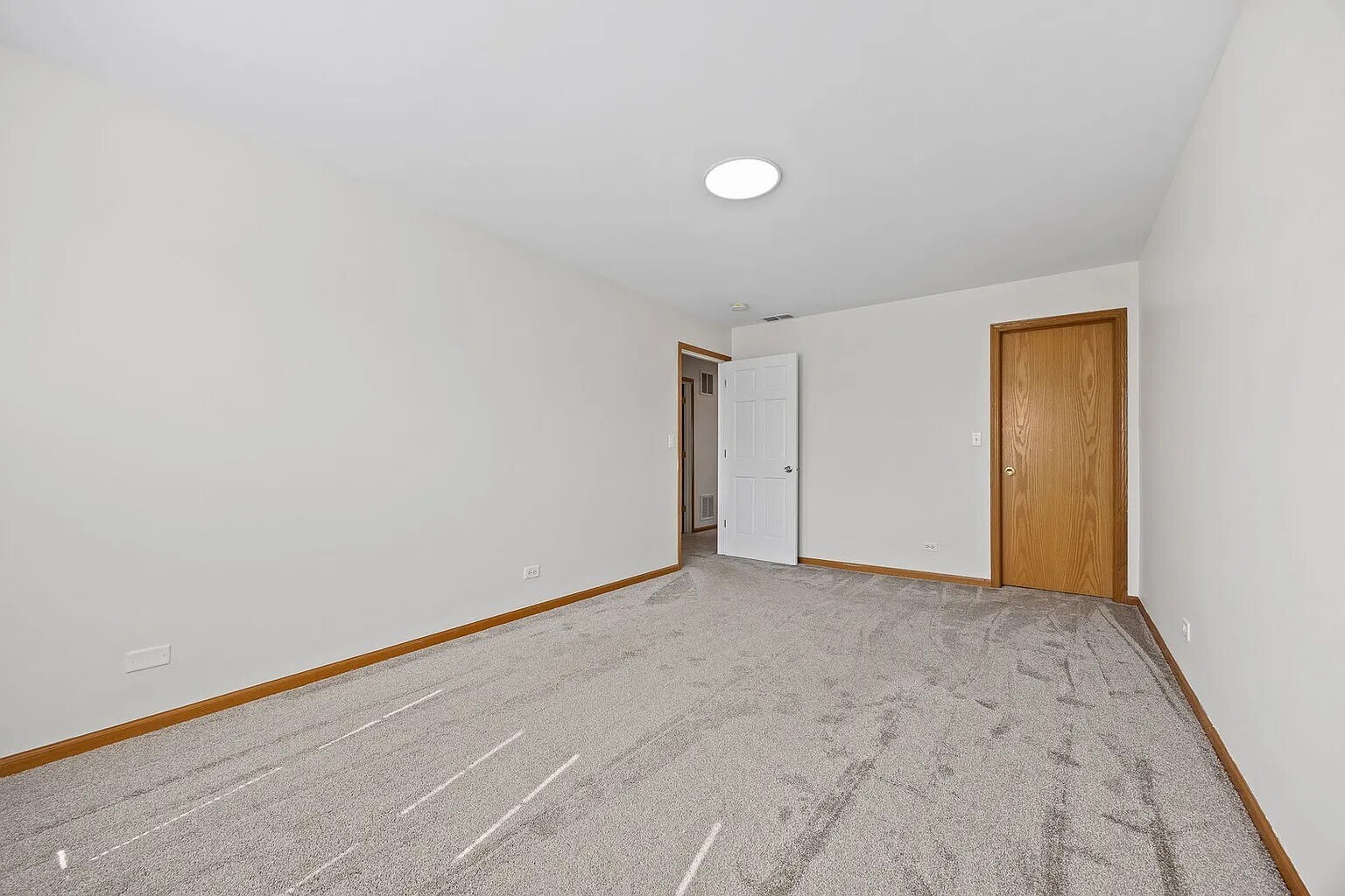 Building Photo - 262 Springbrook Trl S