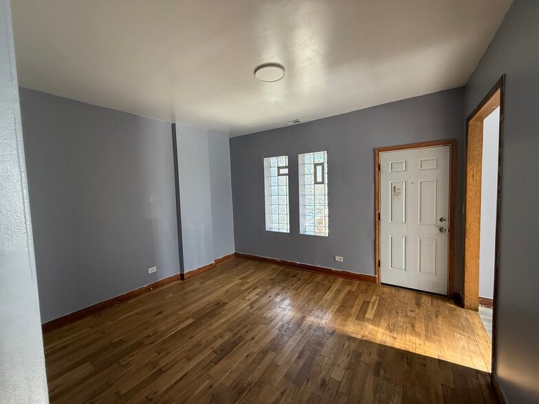 Building Photo - 1142 S Francisco Ave