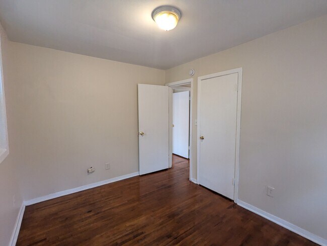 Building Photo - 336 Triumph Cir SE