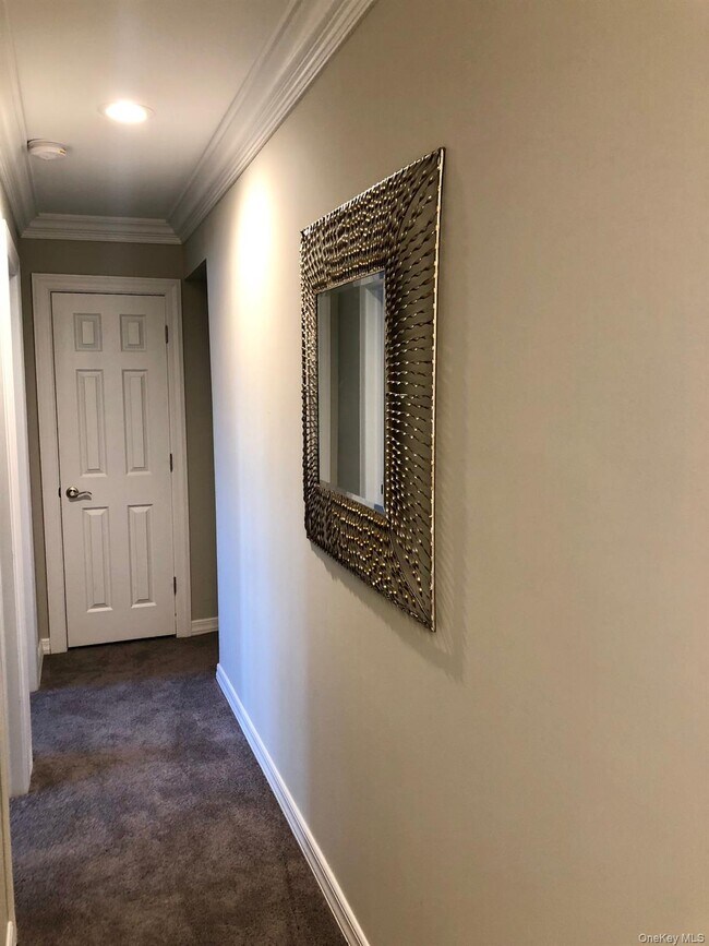 Building Photo - 425 Newbridge Rd