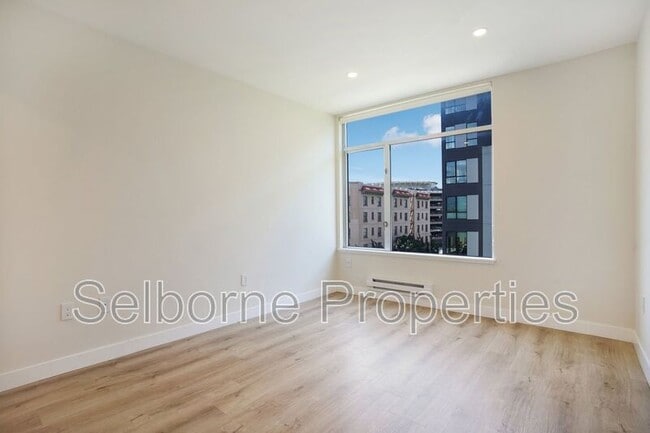 Building Photo - 1401 Jackson St