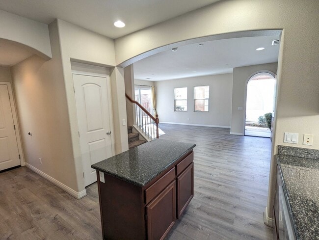 Building Photo - 1406 Mosaic Glen