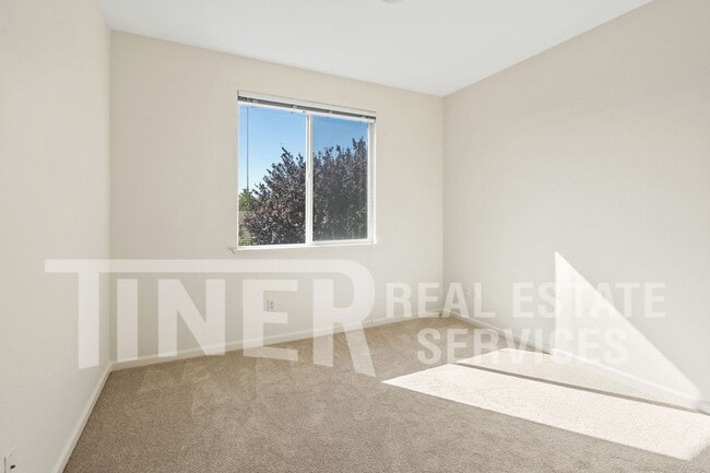 Building Photo - 9808 Spring View Way