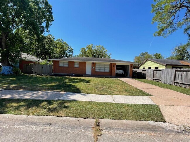 Primary Photo - 4322 Tavenor Ln