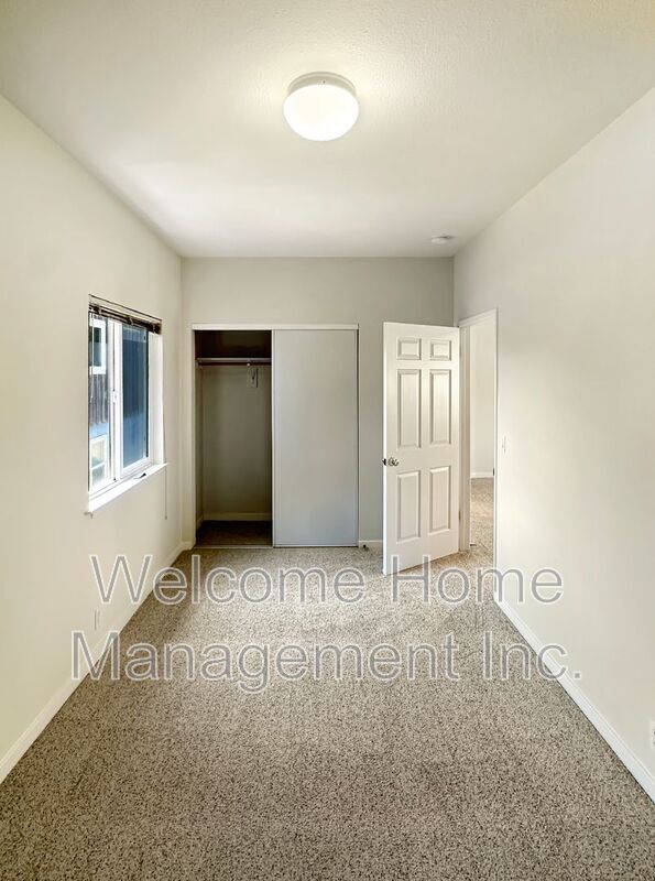 Building Photo - 1436 Henry St