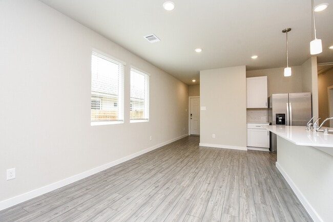 Building Photo - 2022 W Darlington Oak Ct