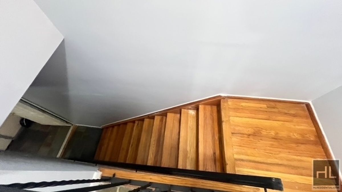 Building Photo - 2121 Kimball St