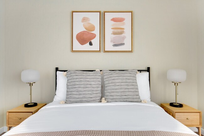 Building Photo - 210 Wall St