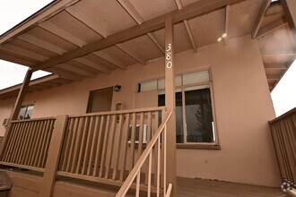 Building Photo - 380 N 13th St