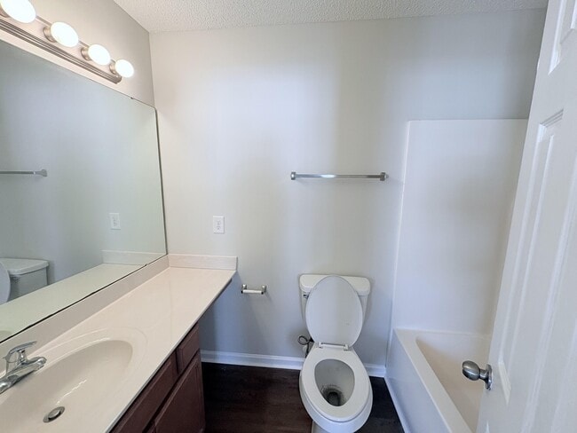 Building Photo - 1007 Banister Loop