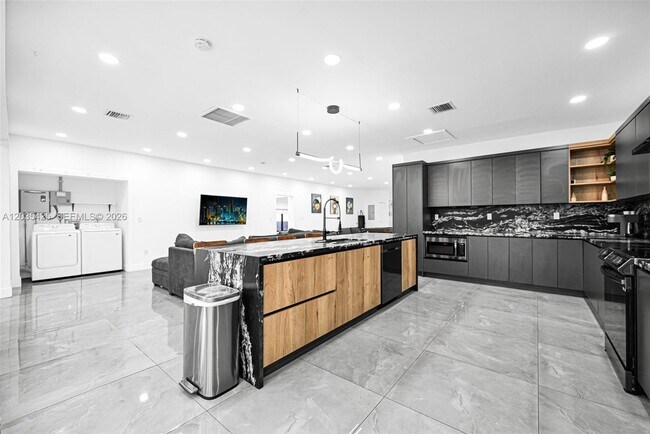 Building Photo - 112 NW 53rd St