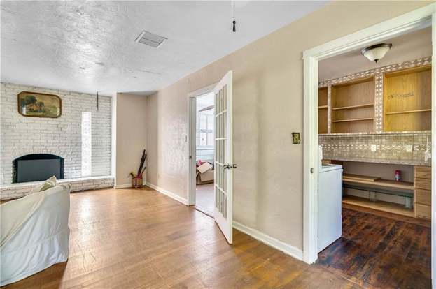 Building Photo - 2201 Virginia Dr