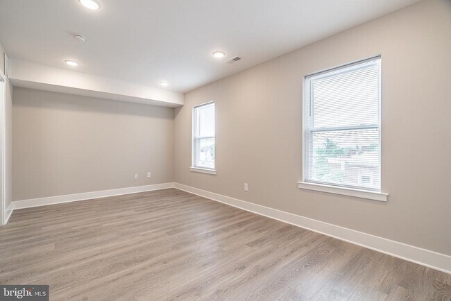 Building Photo - 421 N 39th St