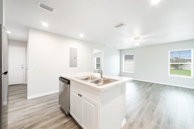 Building Photo - 254 Taylor Ln