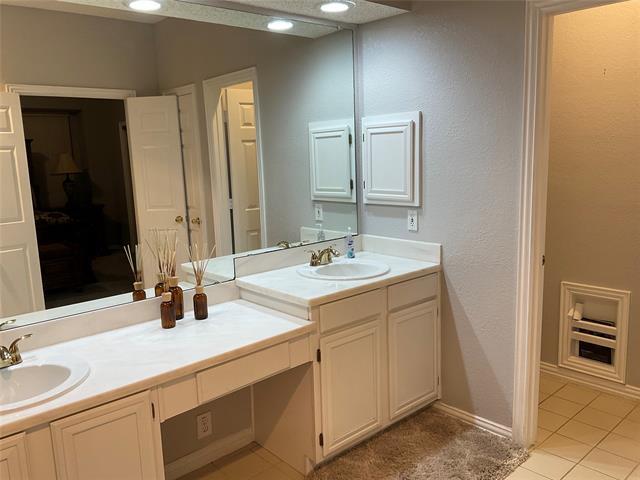 Building Photo - 2102 Hunter Pl Ln